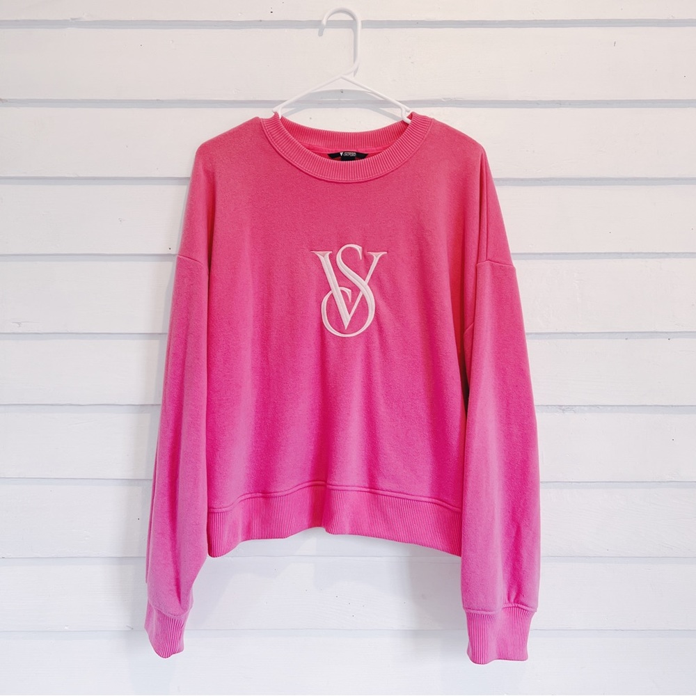 Victoria’s Secret On Point Collection Magenta/Pink Embroidered Crewneck 💓